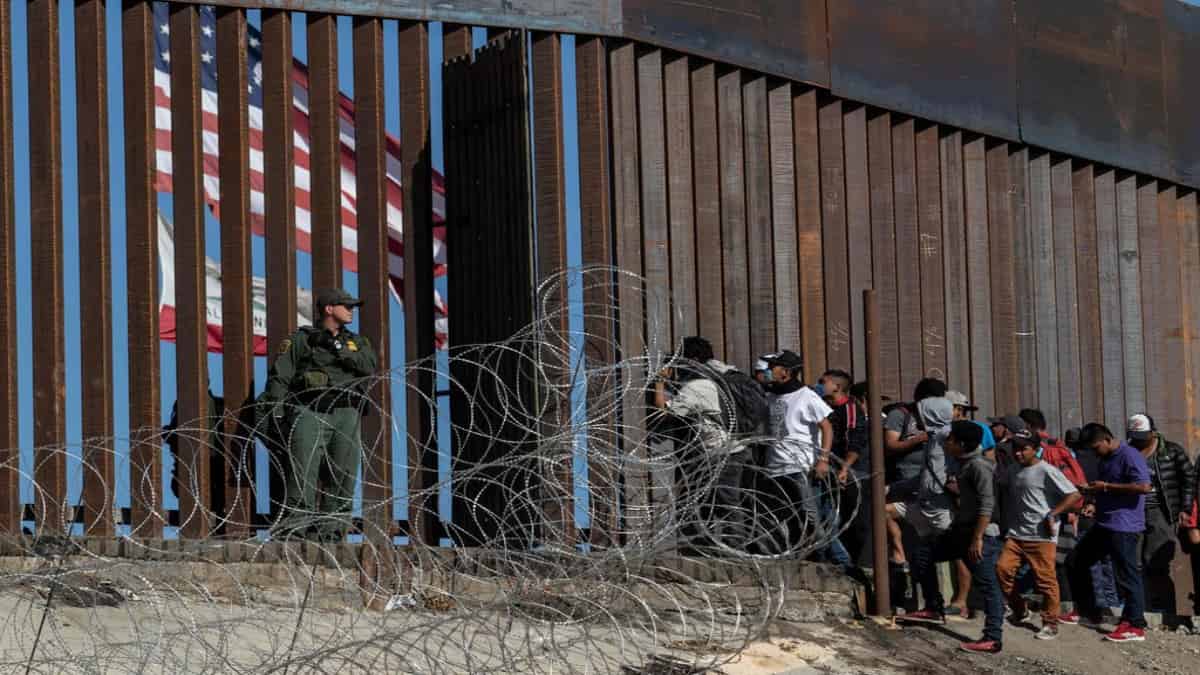 Republicans push for wall and immigration enforcement bill